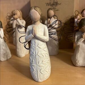 Willow Tree Angel Figurine - Cream A tree , A prayer